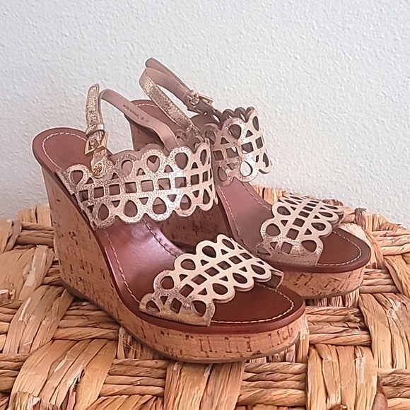 🌻 TORY BURCH NORI CORK WEDGE GOLD METALLIC SANDALS. - Picture 1 of 15